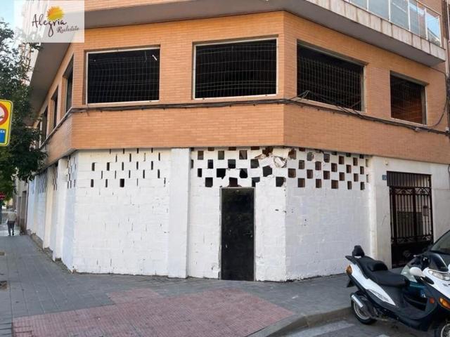 Local comercial en venta en Alicante, Altozano photo 0