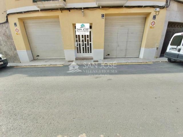 Local comercial en venta en Hondon de las Nieves, CENTRO photo 0