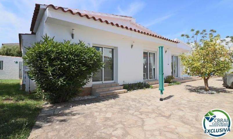 Casa en venta en Castelló d'Empúries, Ampuriabrava photo 0