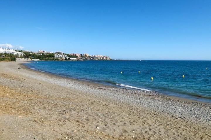 Aticos en venta en Estepona, 1º Línea De Playa photo 0