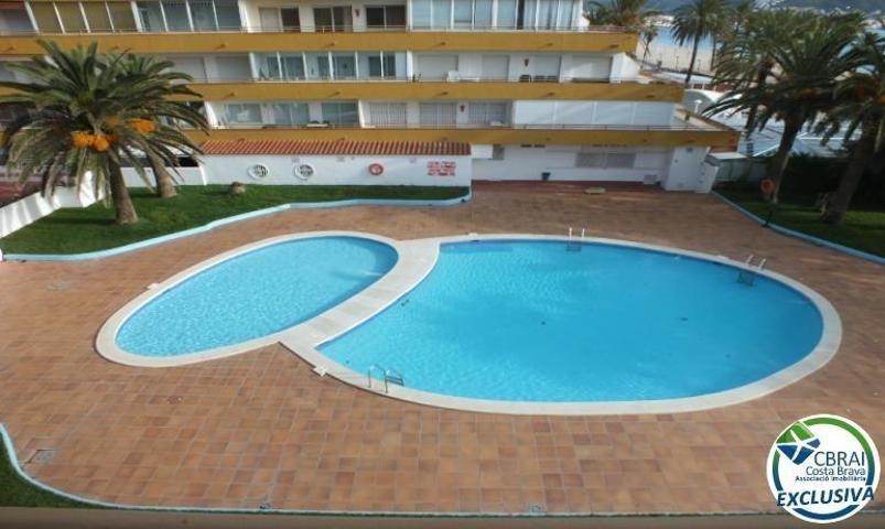 Apartamento en venta en Roses, Santa Margarida photo 0