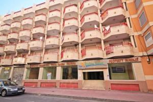 Local comercial en venta en Torrevieja, Playa del cura photo 0