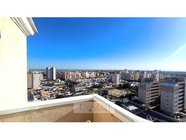 Apartamento en venta en Torrevieja photo 0