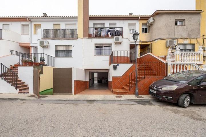 Bungalow en venta en Fuente Vaqueros, Vega de granada zona noroeste photo 0