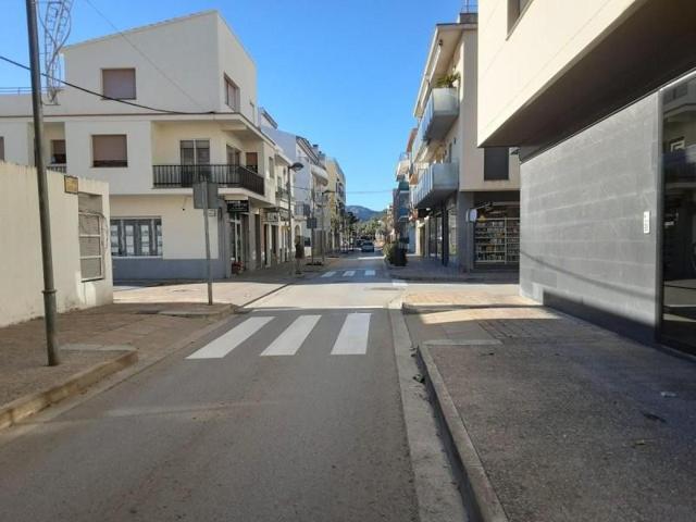 Local comercial en venta en Llançà, Llançà port photo 0