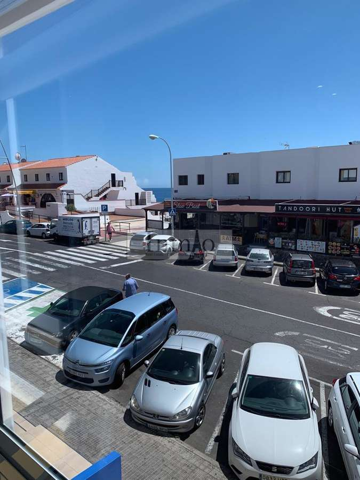 Apartamento en venta en Arona, Los Cristianos photo 0