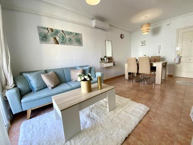 Apartamento en venta en Torrevieja photo 0