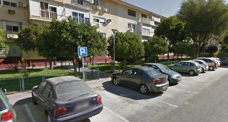 Piso en venta en Sevilla, Parque Alcosa photo 0