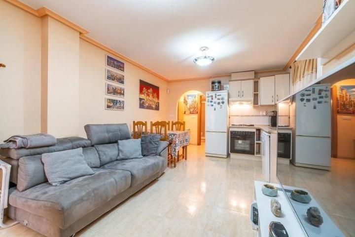 Apartamento en venta en Torrevieja photo 0