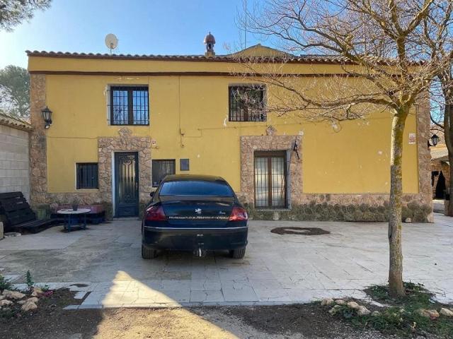 Adosada en venta en Yecla photo 0