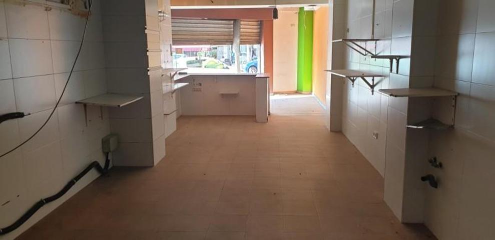 Local comercial en venta en Elche, San Crispín photo 0