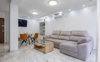 Apartamento en venta en Torrevieja photo 0