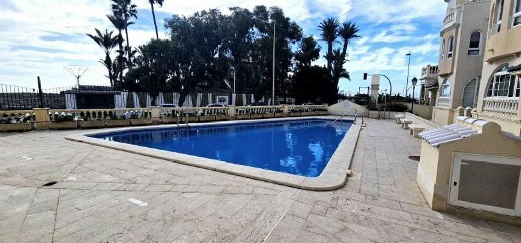 Apartamento en venta en Torrevieja photo 0