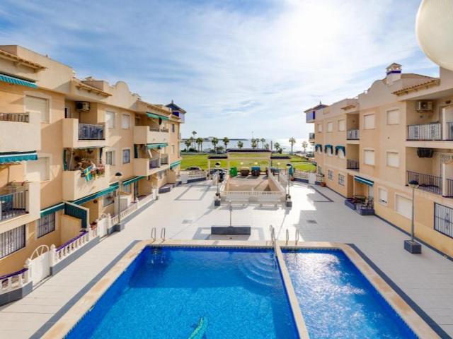 Apartamento en venta en Torrevieja, Playa de los Náufragos photo 0