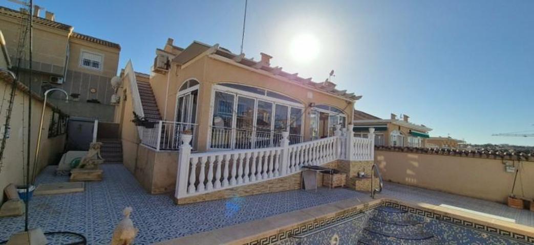 Chalet en venta en Orihuela photo 0