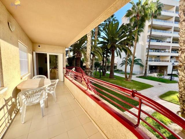 Apartamento en venta en Torrevieja, Playa de los locos photo 0