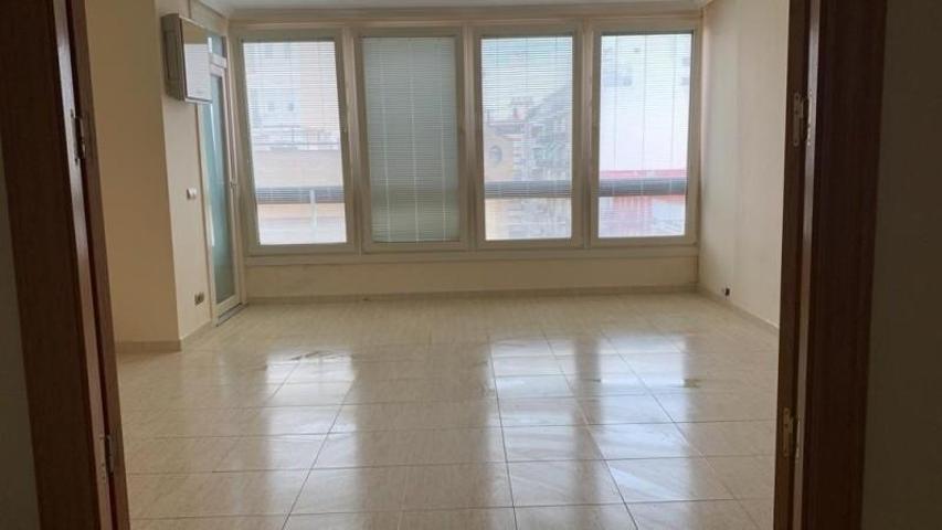 Apartamento en venta en Alicante, Centro photo 0