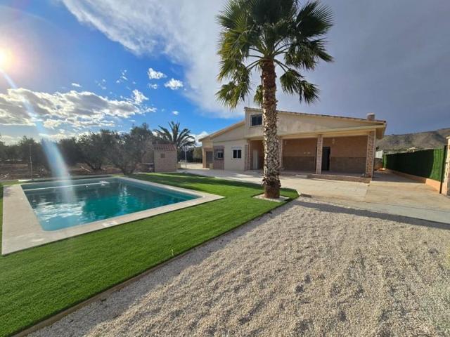 Chalet en venta en Hondon de las Nieves photo 0