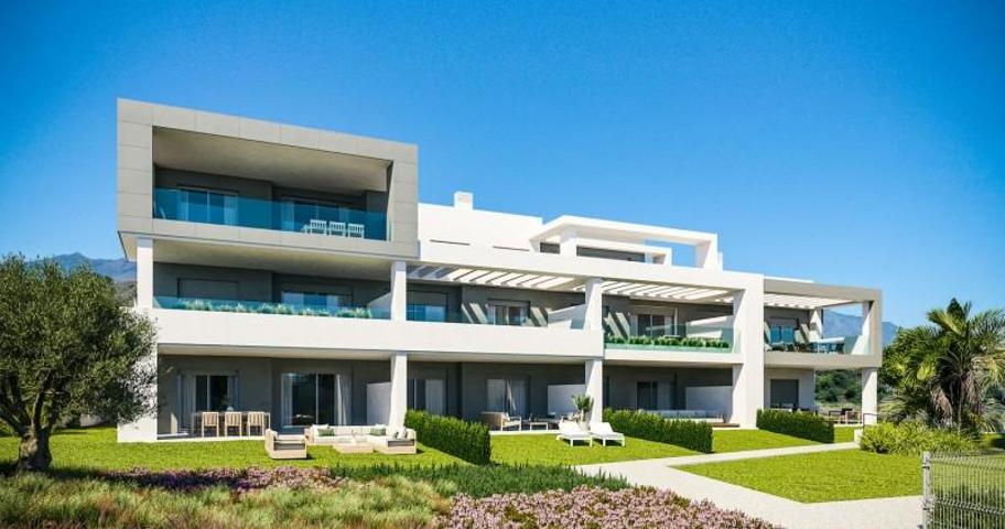 Apartamento en venta en Estepona, Selwo, New Golden Mile photo 0