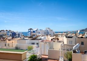 Apartamento en venta en Nerja, Playa photo 0