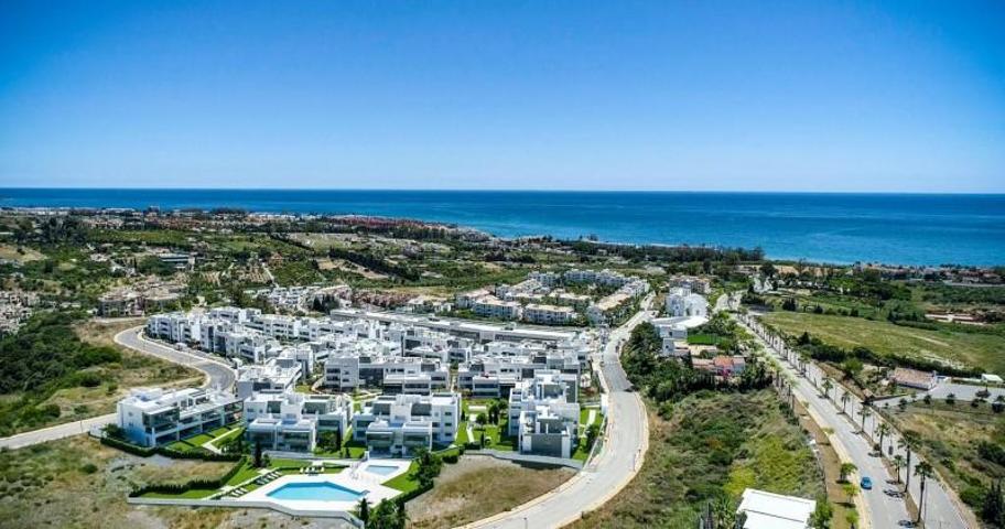 Apartamento en venta en Estepona, Selwo, New Golden Mile photo 0