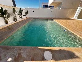 Chalet en venta en Denia photo 0