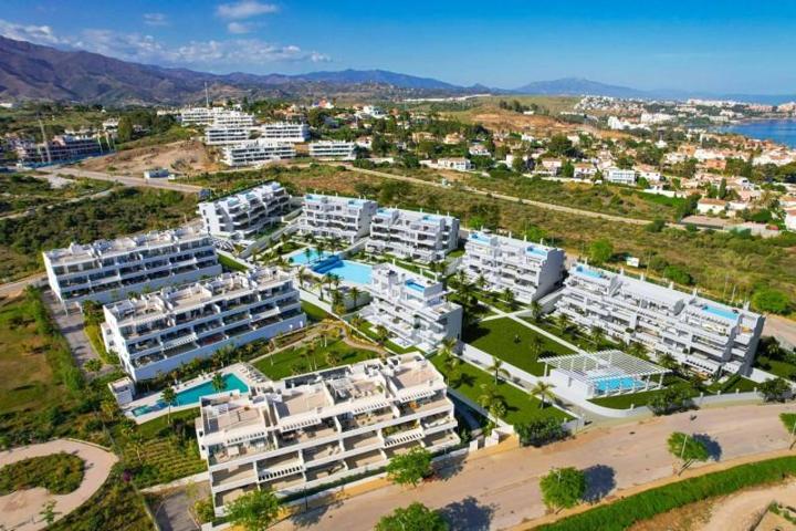 Apartamento en venta en Estepona, Arroyo Enmedio, Estepona West photo 0