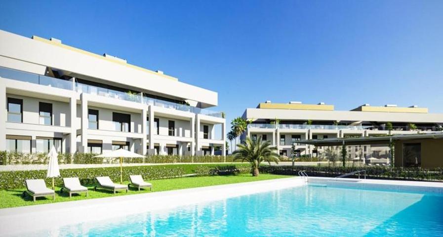 Apartamento en venta en Estepona, Cancelada, New Golden Mile photo 0