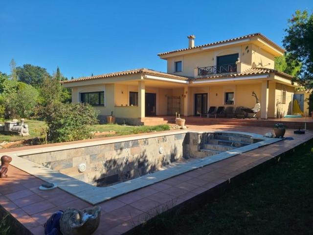 Chalet en venta en Peralada, Golf photo 0
