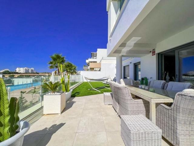 Apartamento en venta en Estepona, Las Mesas, Estepona photo 0