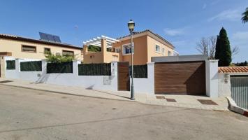 Chalet en venta en Torremolinos, Playamar - Benyamina photo 0