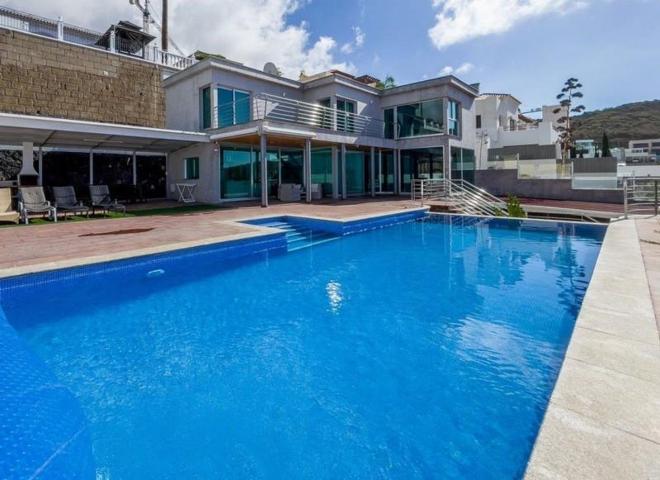 Chalet en venta en Adeje photo 0
