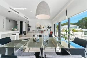 Chalet en venta en Orihuela Costa, Campoamor photo 0