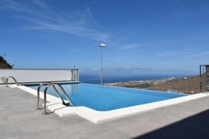 Chalet en venta en Adeje photo 0