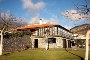 Chalet en venta en Guía de Isora photo 0