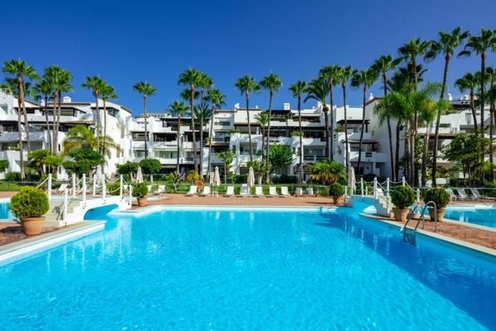 Piso en venta en Marbella, Puente Romano, Golden Mile photo 0