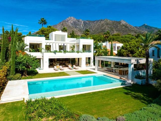 Chalet en venta en Marbella, Sierra Blanca, Golden Mile photo 0