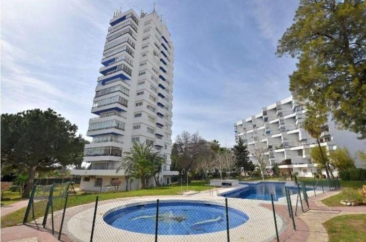 Piso en venta en Benalmádena, Arroyo de la Miel photo 0