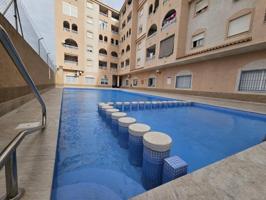 Apartamento en venta en Torrevieja photo 0