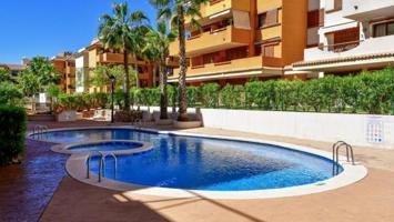 Apartamento en venta en Torrevieja, Punta Prima photo 0