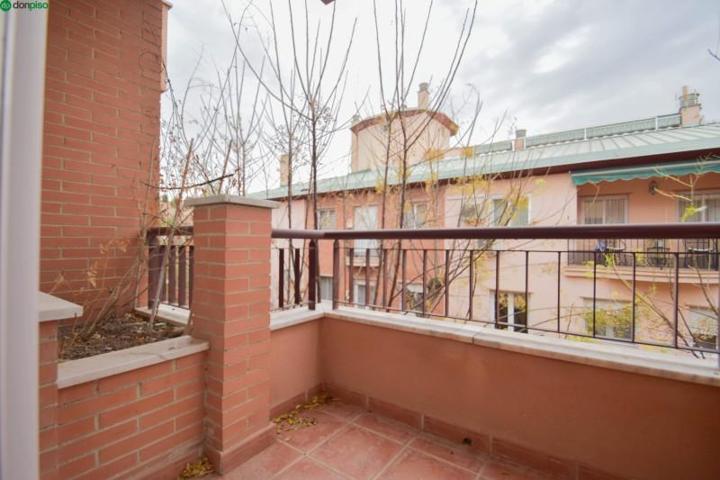 Aticos en venta en Granada, El serrallo photo 0