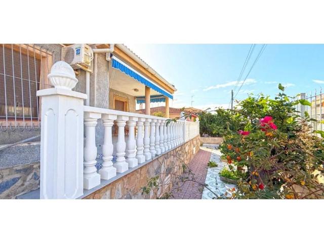 Chalet en venta en Torrevieja, Nueva Torrevieja photo 0