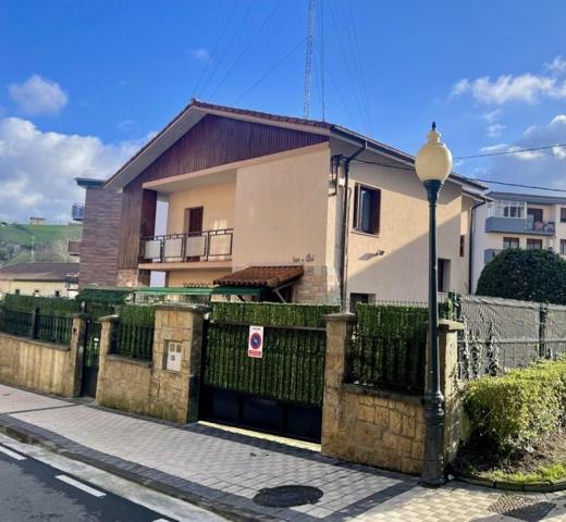 Chalet en venta en Irun, Eguzkiza Kalea, 20303 photo 0