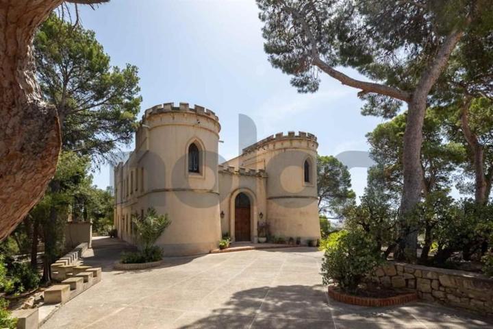 Chalet en venta en Villajoyosa, Marina Baixa photo 0