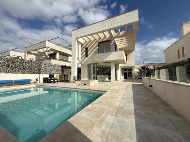 Chalet en venta en Orihuela photo 0
