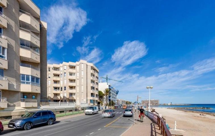 Piso en venta en Torrevieja, Baix Segura photo 0