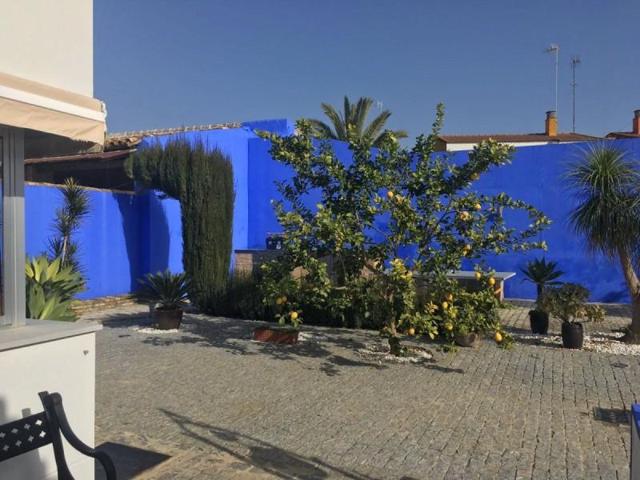 Adosada en venta en Bollullos par del Condado, Bollullos Par Del Condado photo 0