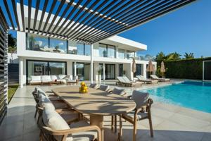 Casa en venta en Marbella photo 0