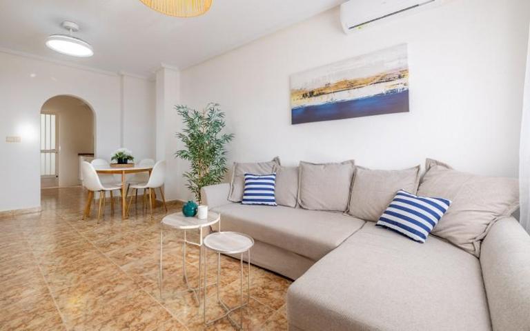 Apartamento en venta en Torrevieja photo 0