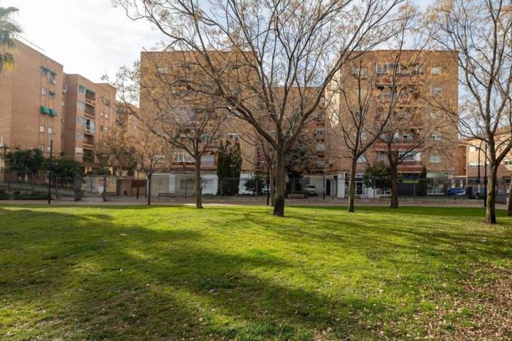 Piso en venta en Granada, Carrefour photo 0